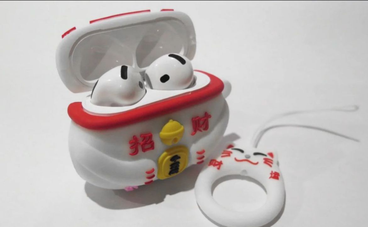 Lucky Cat™ AirPods Case